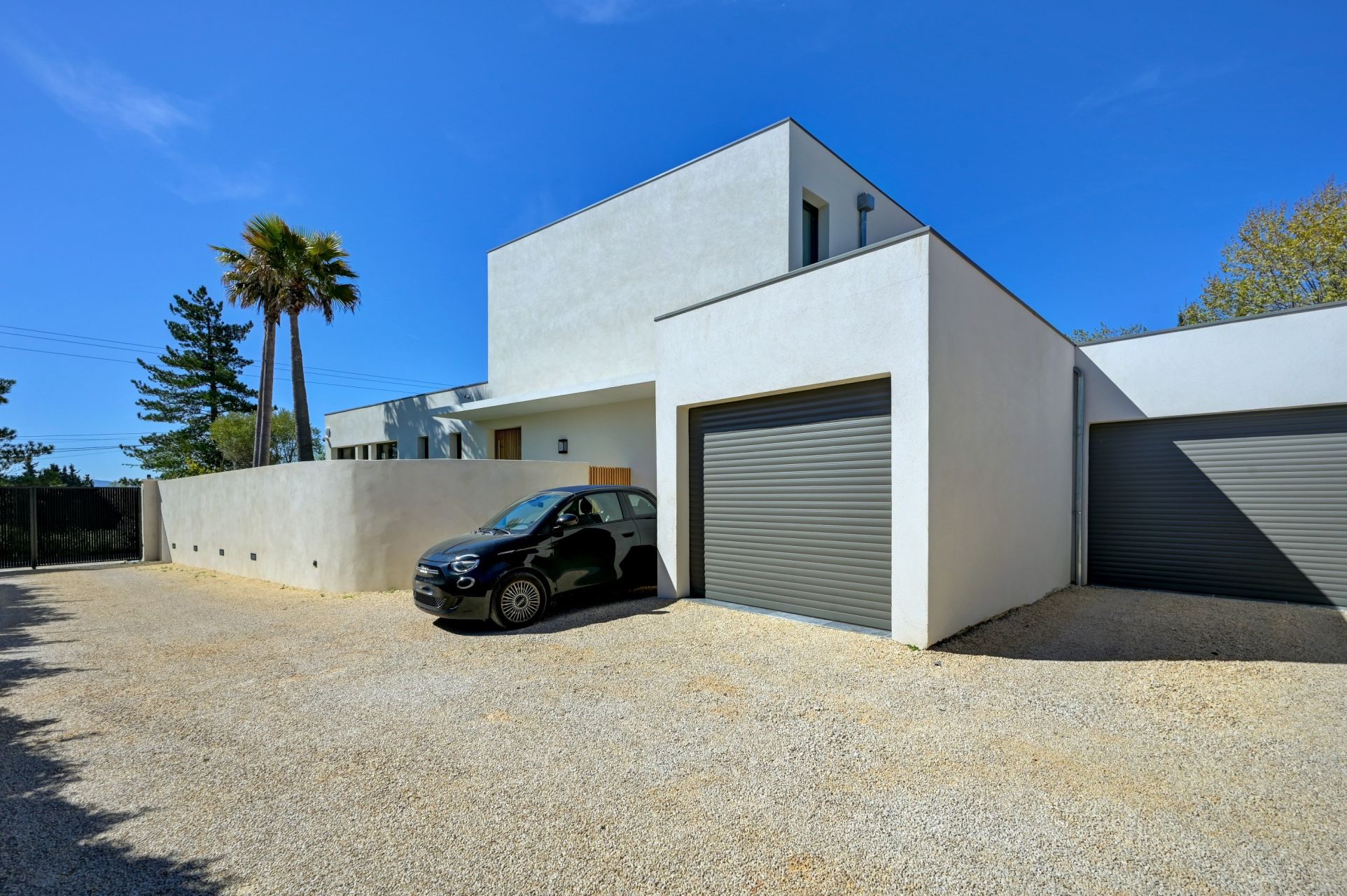 house 8 Rooms for sale on AIX EN PROVENCE (13100)