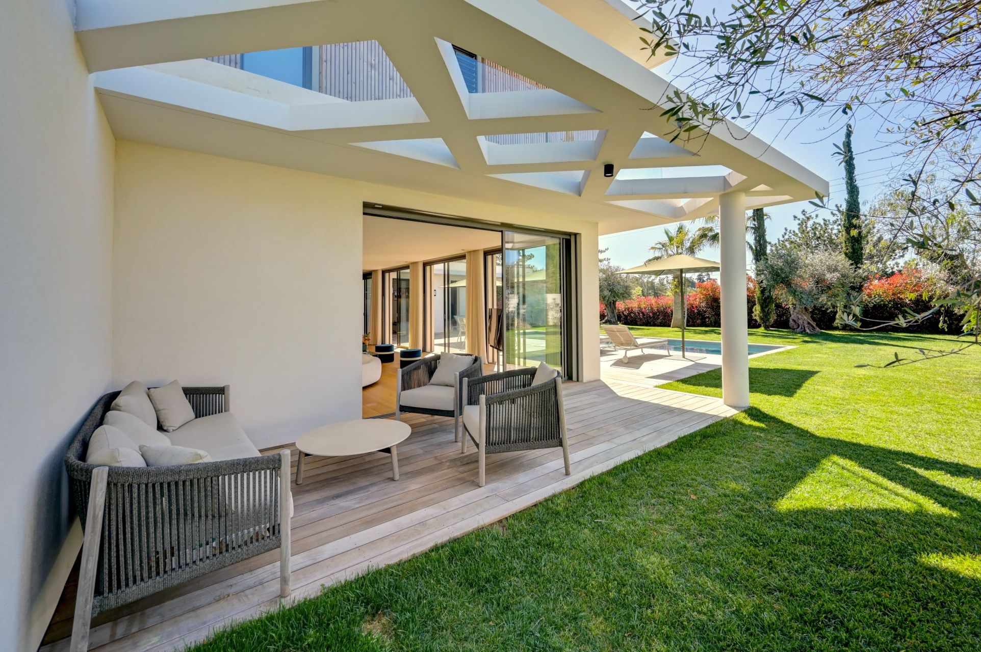 house 8 Rooms for sale on AIX EN PROVENCE (13100)