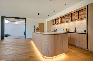 house 8 Rooms for sale on AIX EN PROVENCE (13100)