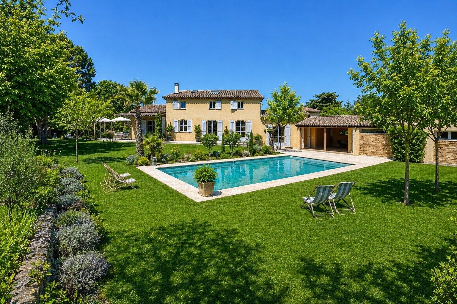house 7 Rooms for sale on AIX EN PROVENCE (13100)