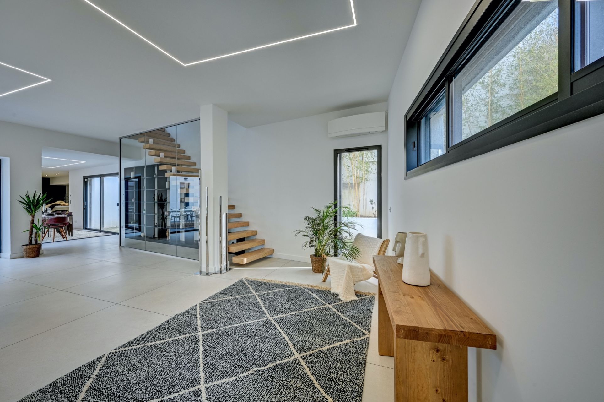 house 6 Rooms for sale on AIX EN PROVENCE (13100)