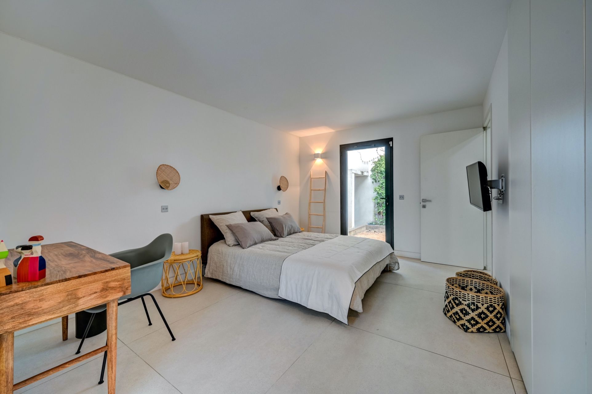 house 6 Rooms for sale on AIX EN PROVENCE (13100)