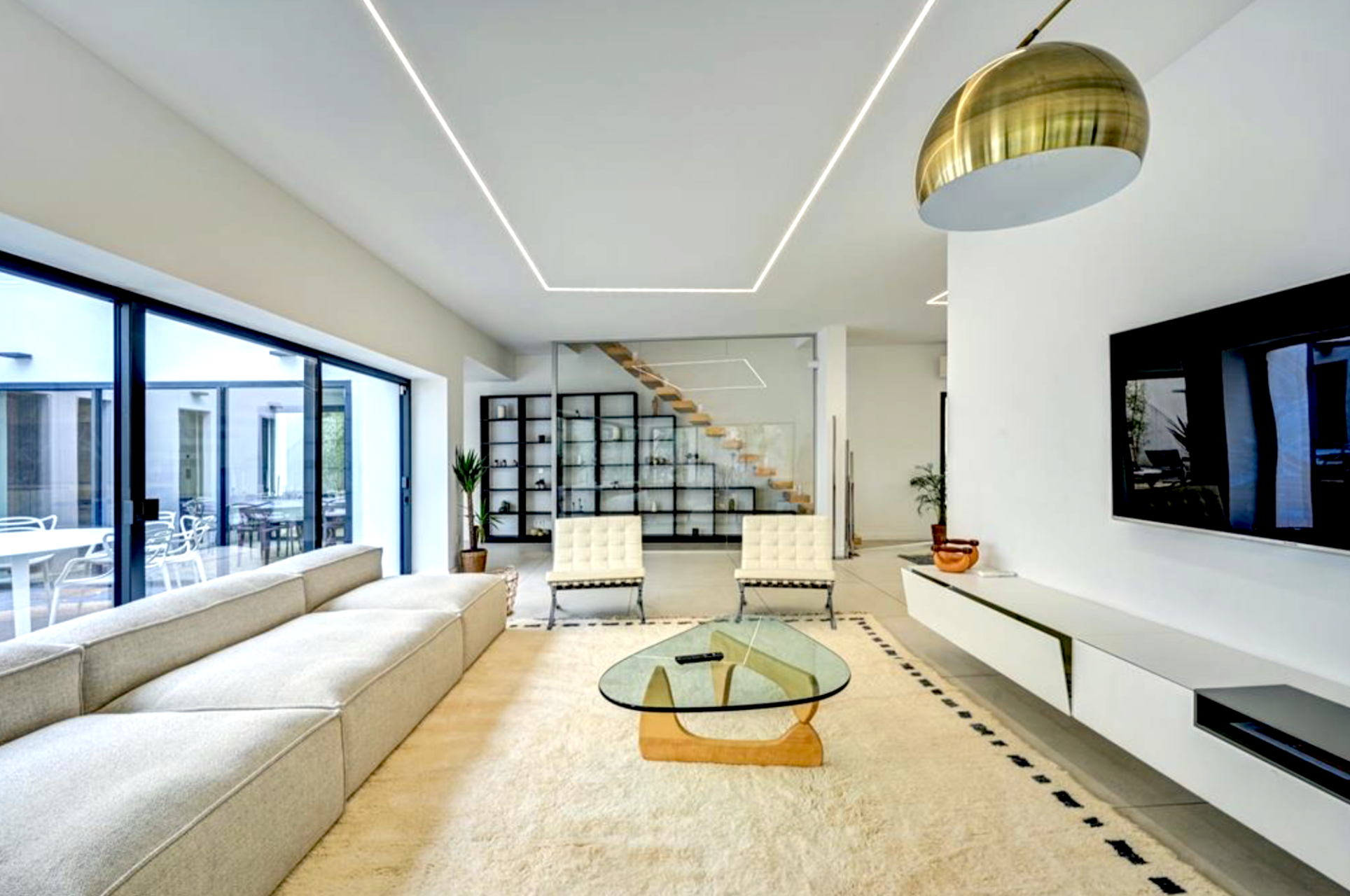 house 6 Rooms for sale on AIX EN PROVENCE (13100)