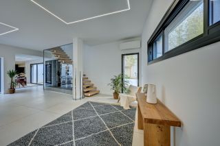 house 6 Rooms for sale on AIX EN PROVENCE (13100)