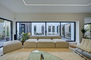 house 6 Rooms for sale on AIX EN PROVENCE (13100)