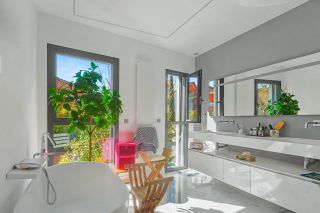 house 6 Rooms for sale on AIX EN PROVENCE (13100)