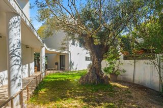 house 6 Rooms for sale on AIX EN PROVENCE (13100)