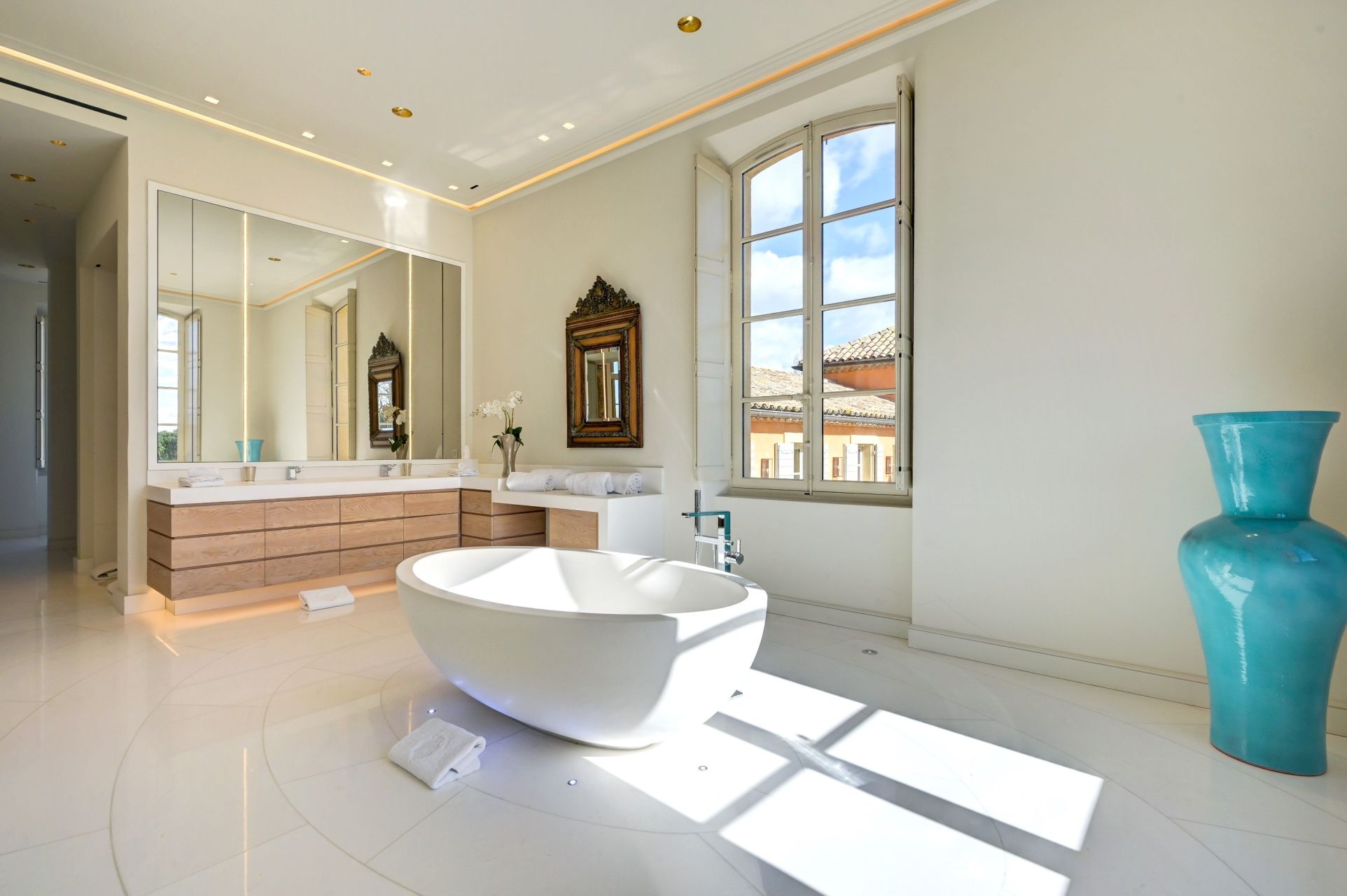 propriété 20 Pièces en location saisonnière sur AIX EN PROVENCE (13100)