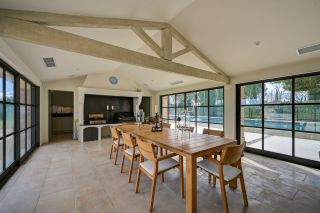 propriété 20 Pièces en location saisonnière sur LAMBESC (13410)