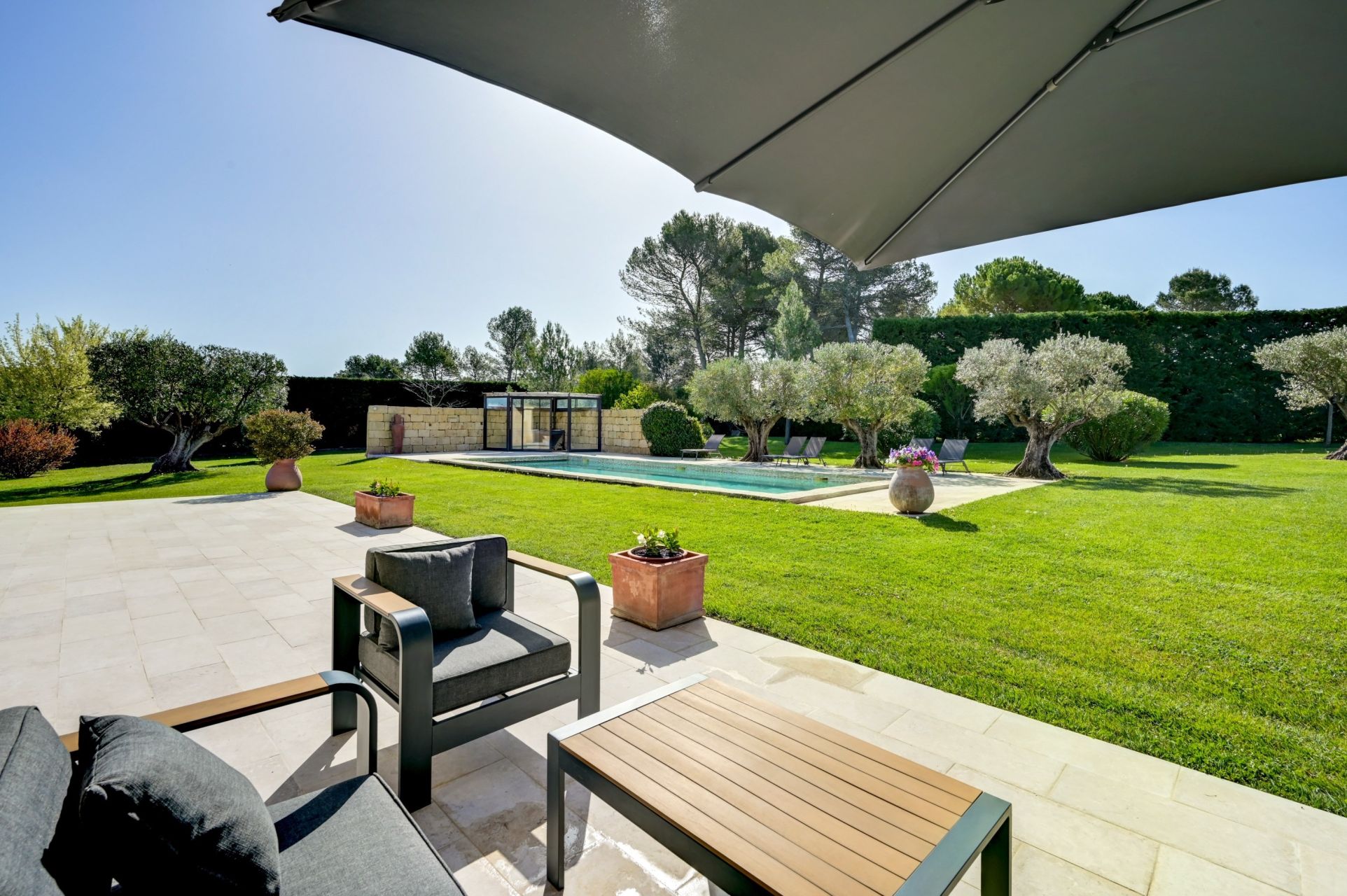 house 8 Rooms for sale on AIX EN PROVENCE (13100)
