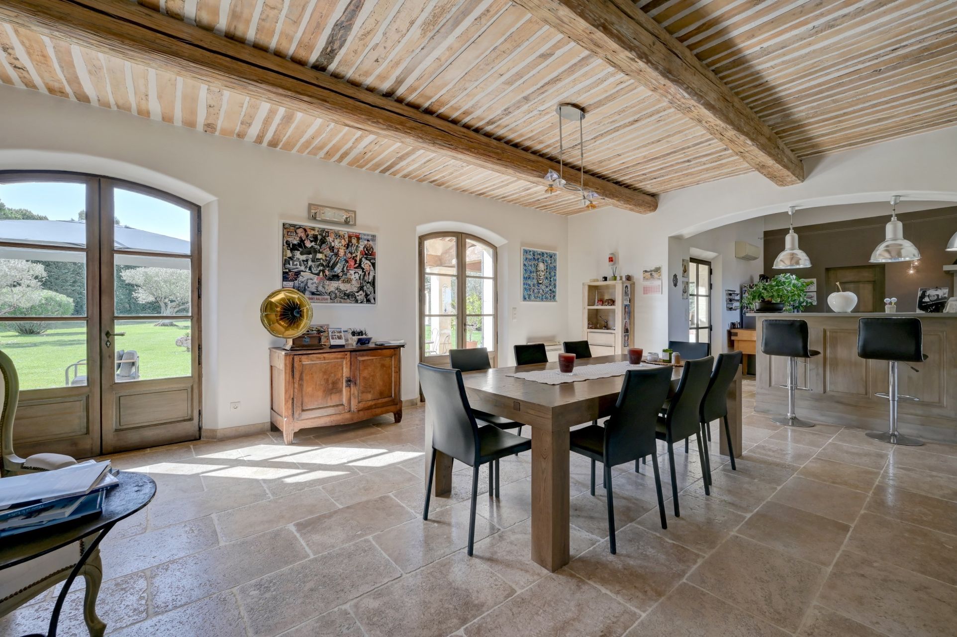 maison 8 Pièces en vente sur MEYRARGUES (13650)