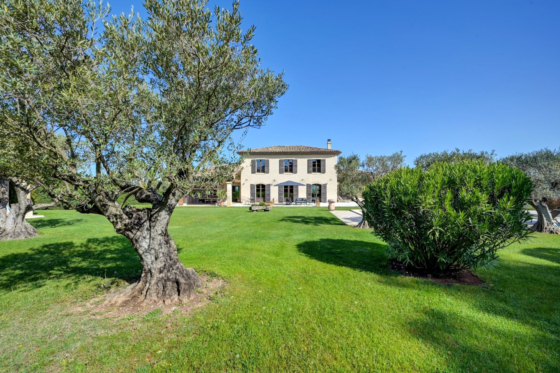 maison 8 Pièces en vente sur MEYRARGUES (13650)