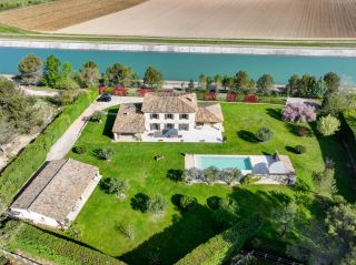 maison 8 Pièces en vente sur MEYRARGUES (13650)