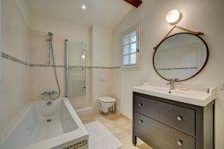 house 7 Rooms for sale on AIX EN PROVENCE (13100)