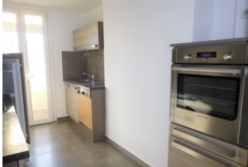 apartment 4 Rooms for rent on AIX EN PROVENCE (13100)