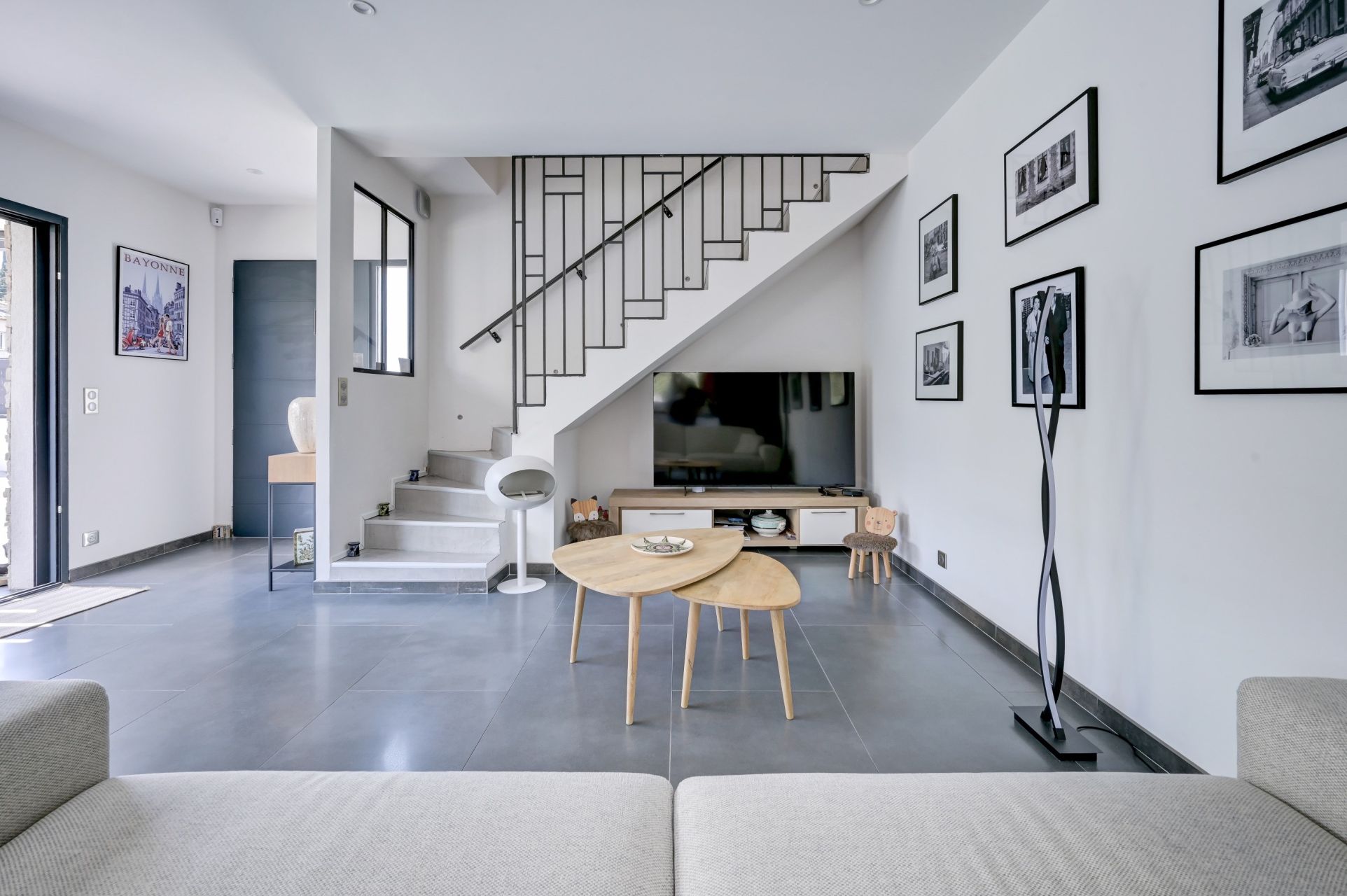 house 5 Rooms for sale on CALAS (13480)