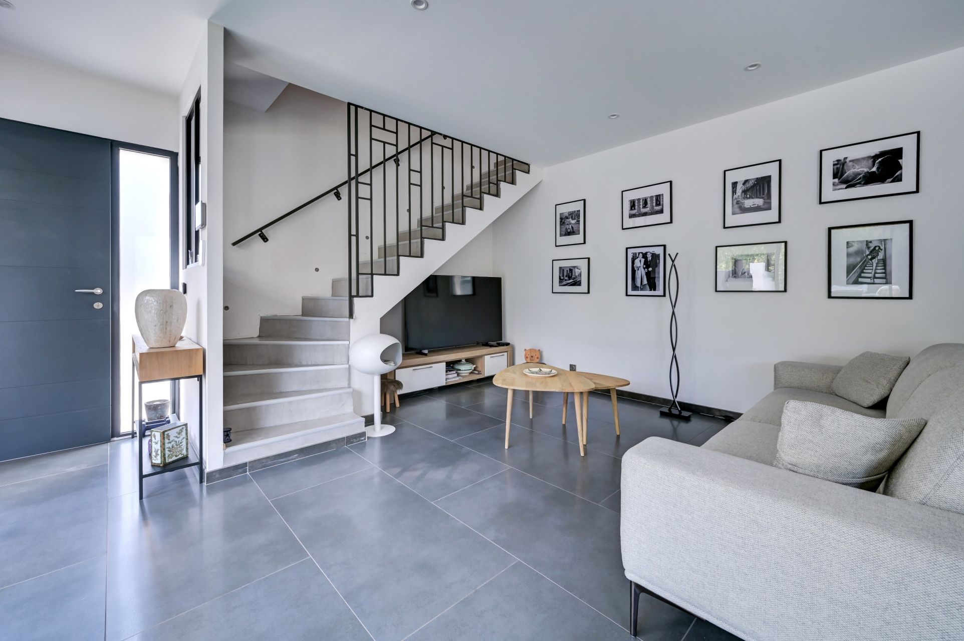 house 5 Rooms for sale on CALAS (13480)