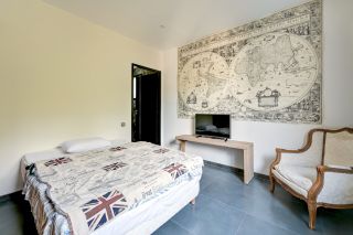 house 5 Rooms for sale on CALAS (13480)
