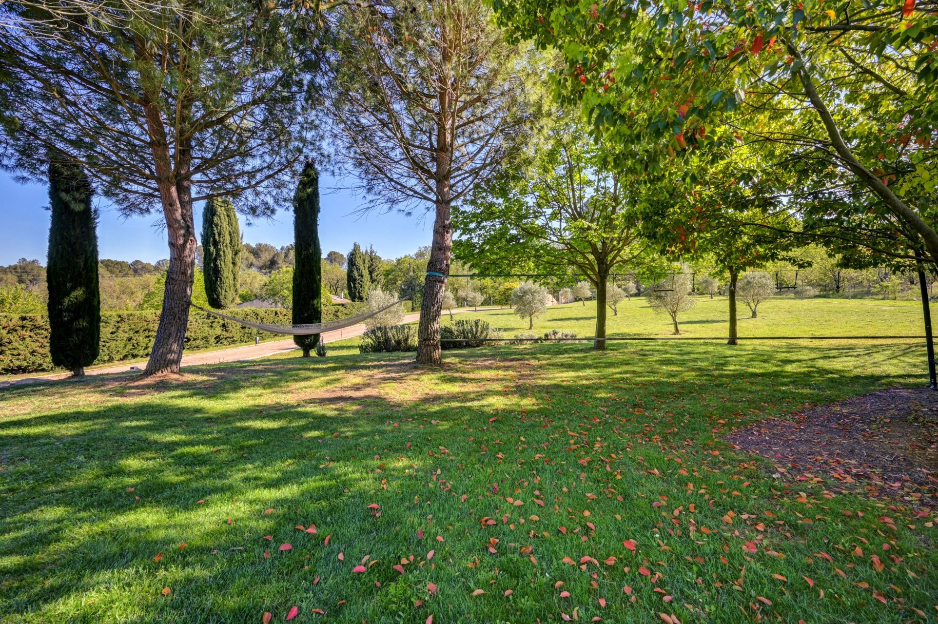 house 8 Rooms for sale on AIX EN PROVENCE (13100)