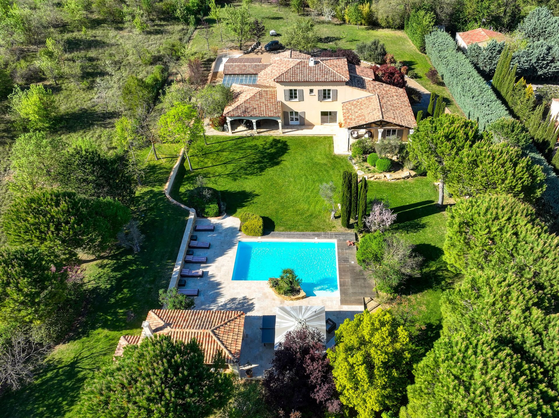 house 8 Rooms for sale on AIX EN PROVENCE (13100)