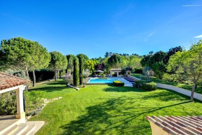 Sale House Aix-en-Provence 8&nbsp;Rooms 290&nbsp;m²