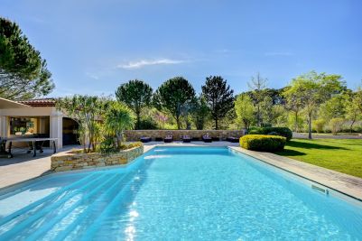 Sale House Aix-en-Provence 8&nbsp;Rooms 290&nbsp;m²