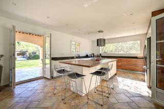 house 8 Rooms for sale on AIX EN PROVENCE (13100)