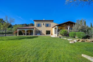 house 8 Rooms for sale on AIX EN PROVENCE (13100)