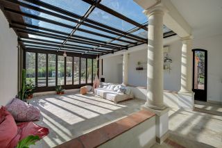 house 8 Rooms for sale on AIX EN PROVENCE (13100)