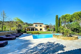 house 8 Rooms for sale on AIX EN PROVENCE (13100)