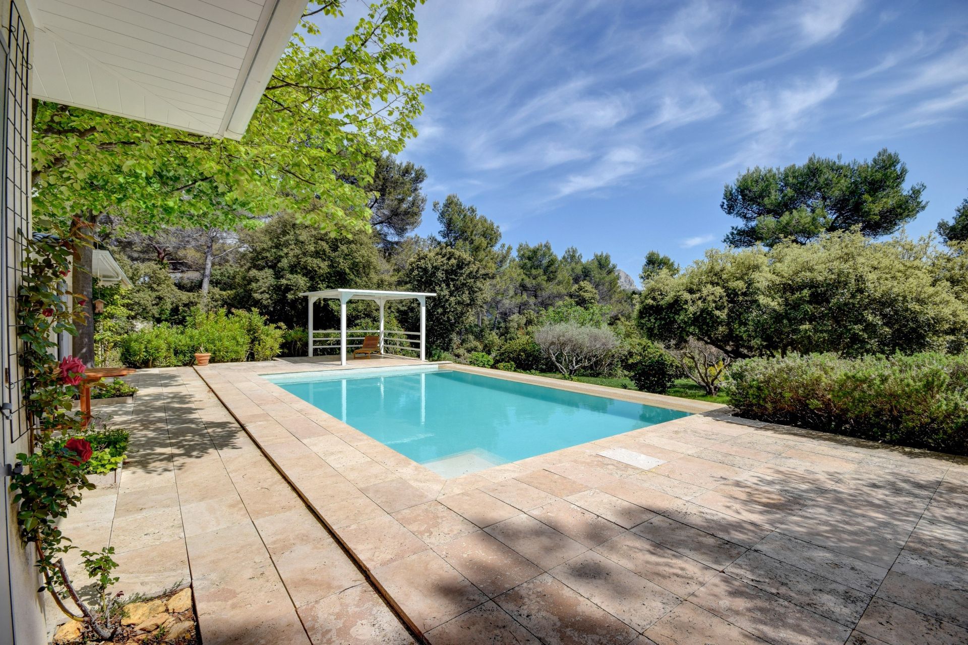 house 8 Rooms for sale on AIX EN PROVENCE (13100)