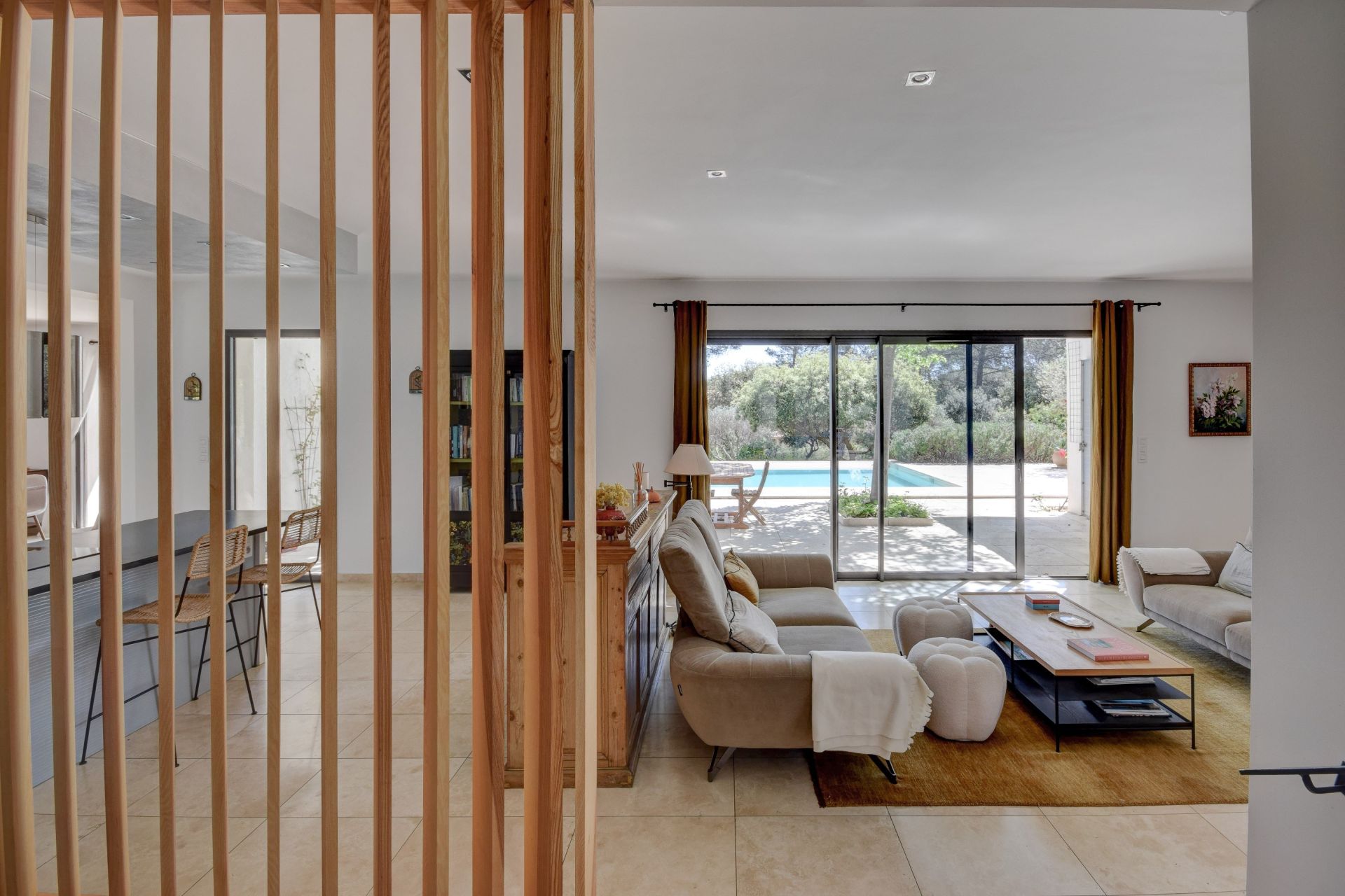house 8 Rooms for sale on AIX EN PROVENCE (13100)