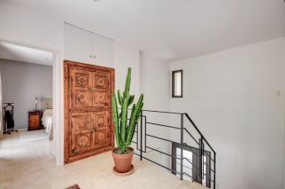 house 8 Rooms for sale on AIX EN PROVENCE (13100)