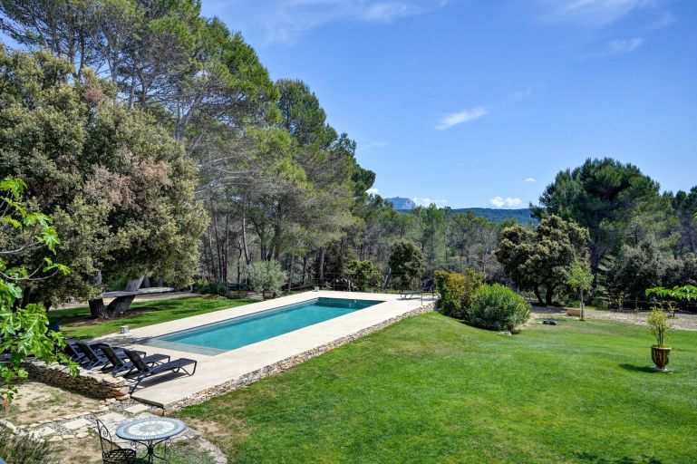 maison 10 Pièces en vente sur VENELLES (13770)