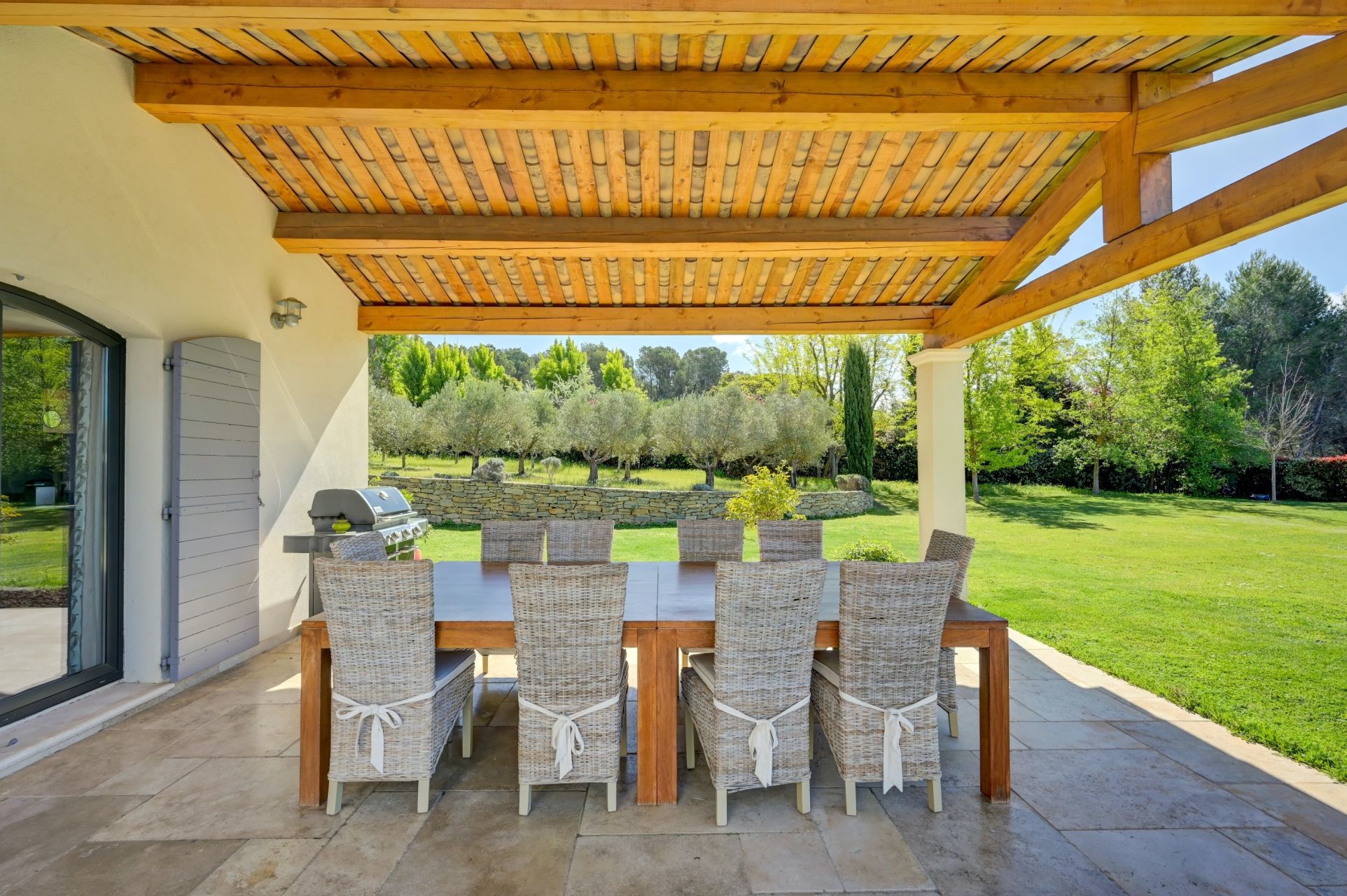 villa 6 Rooms for sale on AIX EN PROVENCE (13100)