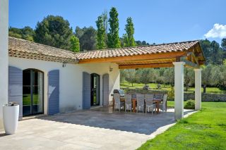 villa 6 Rooms for sale on AIX EN PROVENCE (13100)