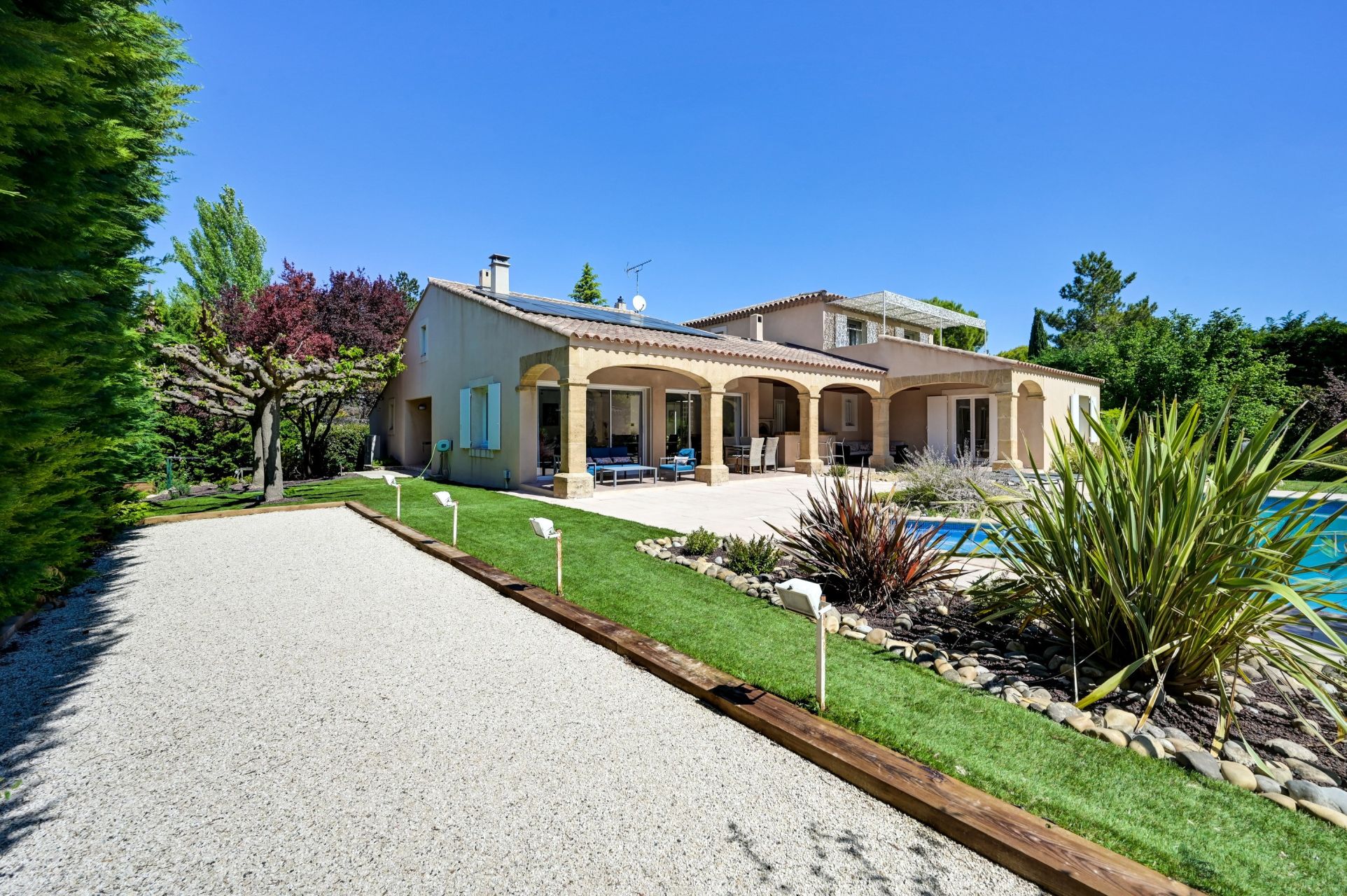 maison 6 Pièces en vente sur CABRIES (13480)