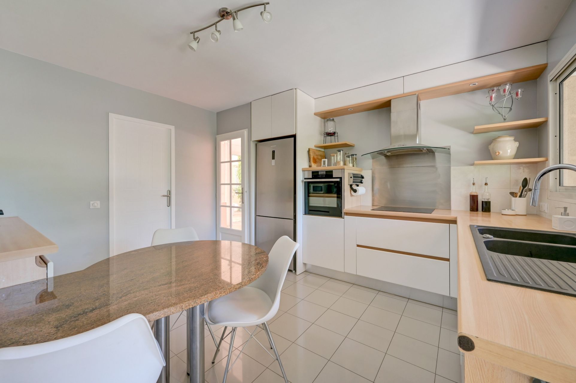 maison 6 Pièces en vente sur CABRIES (13480)