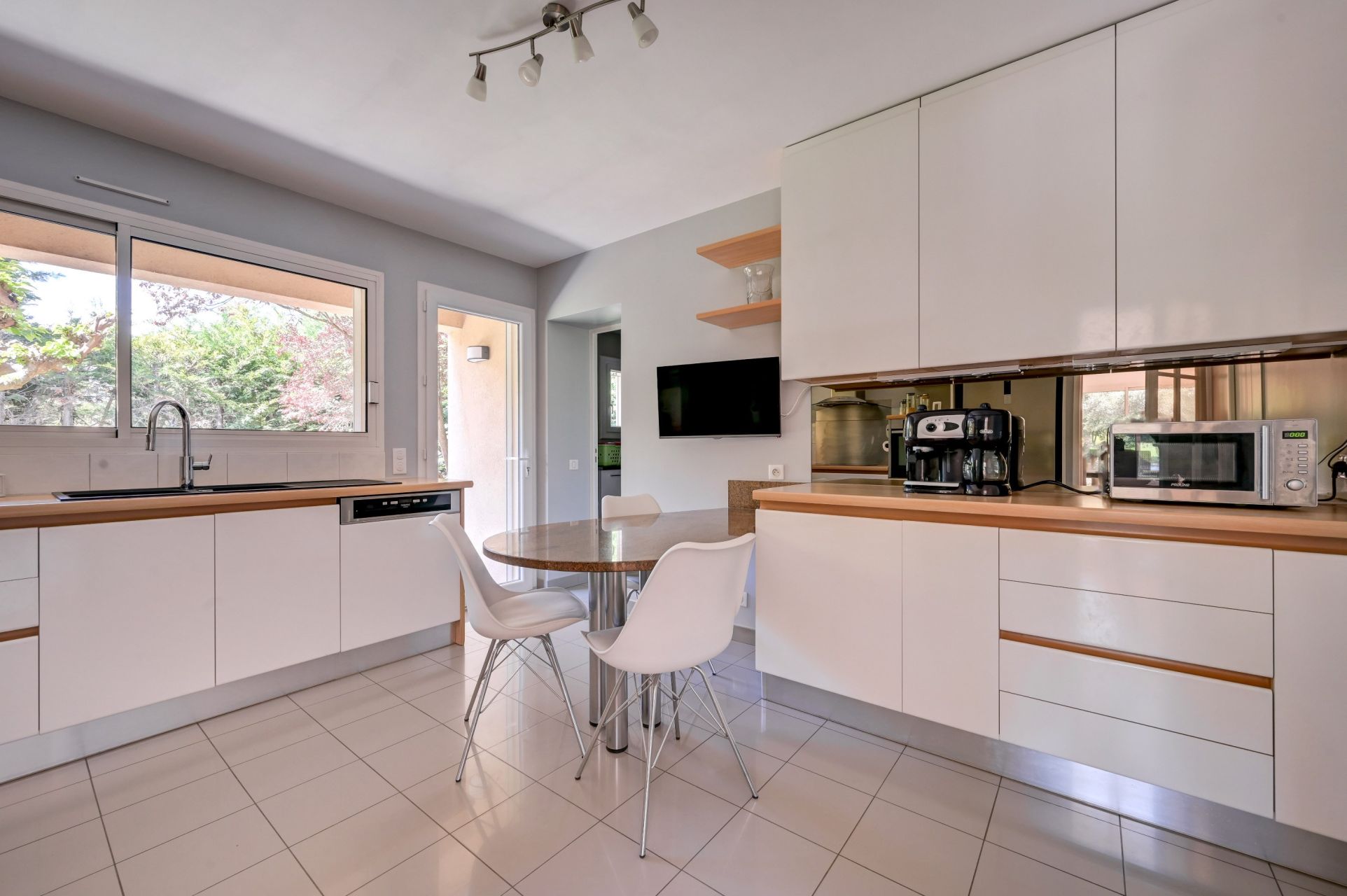 maison 6 Pièces en vente sur CABRIES (13480)