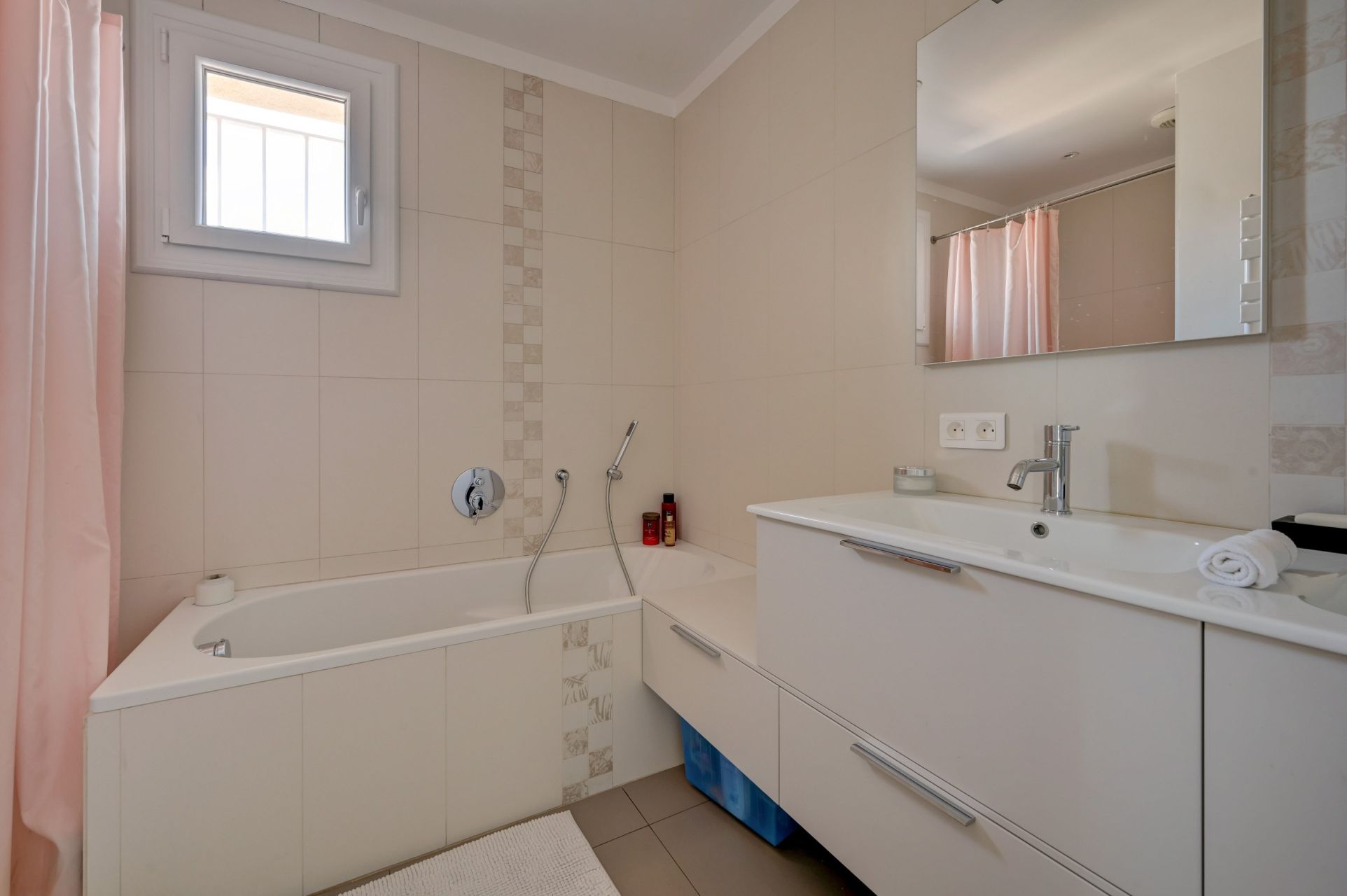 maison 6 Pièces en vente sur CABRIES (13480)