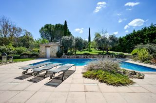 house 6 Rooms for sale on CABRIES (13480)