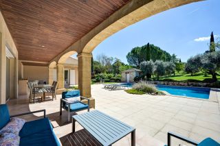 house 6 Rooms for sale on CABRIES (13480)