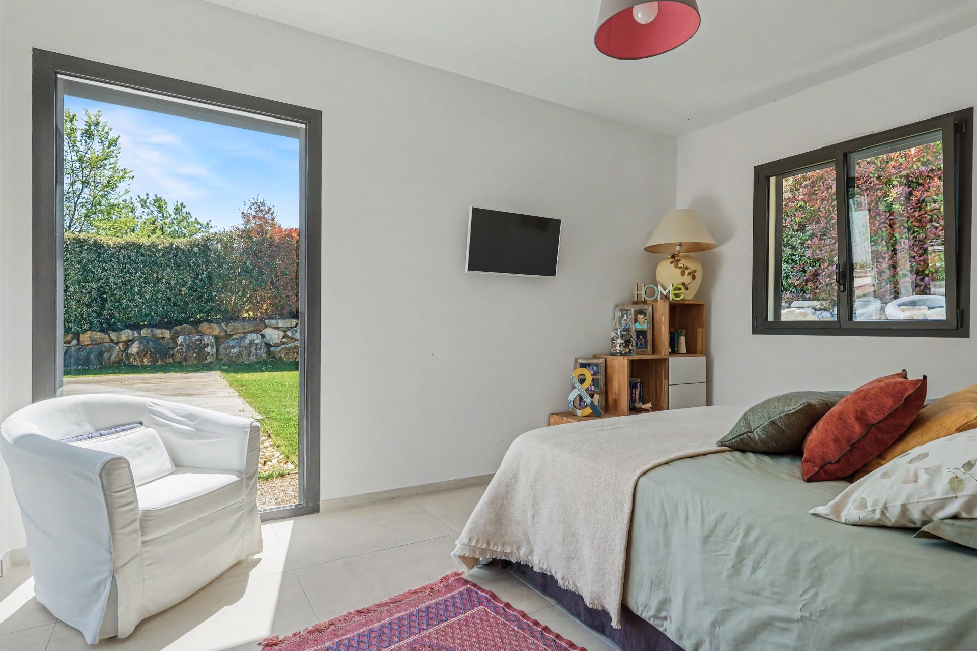 house 5 Rooms for sale on PEYNIER (13790)