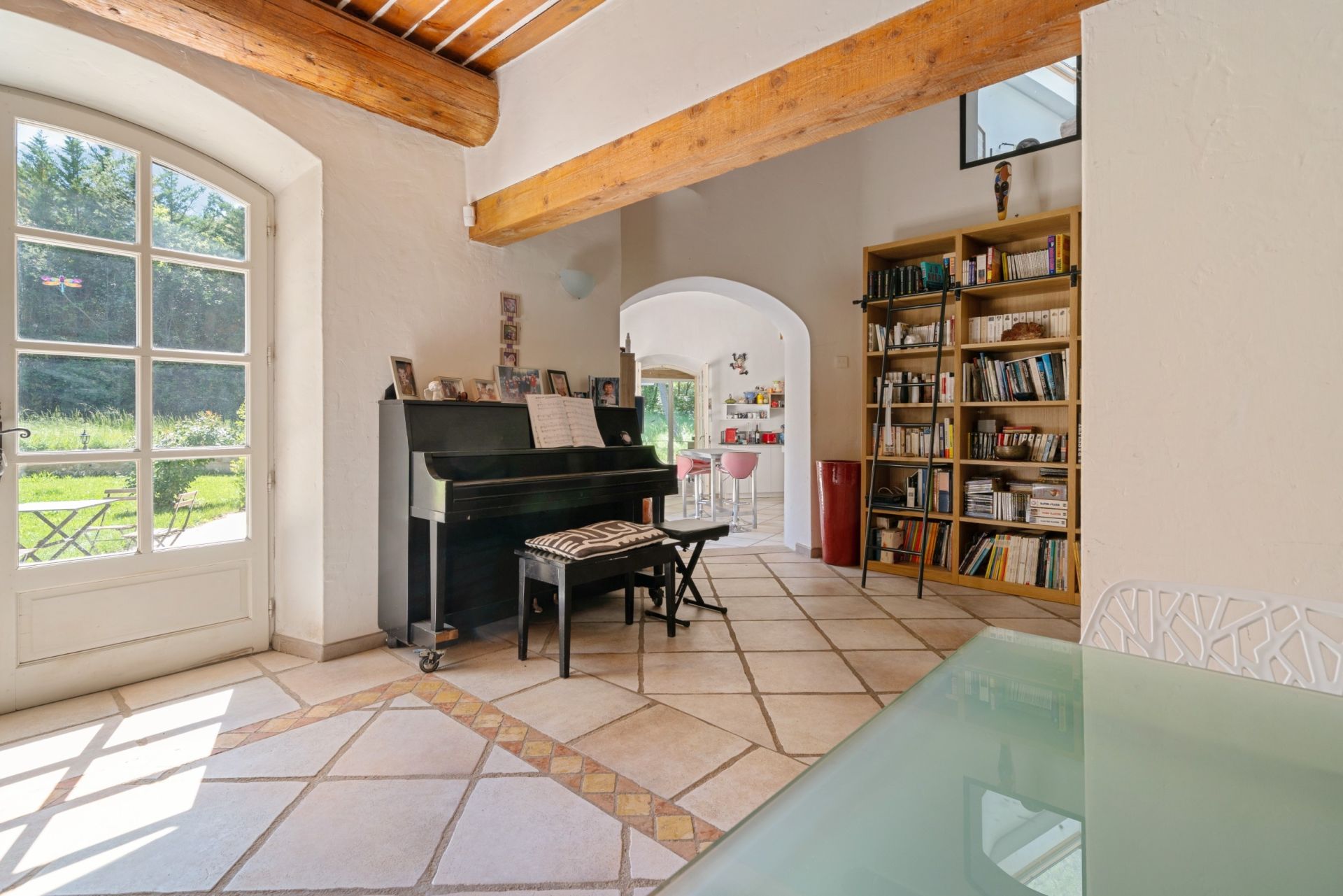 house 8 Rooms for sale on AIX EN PROVENCE (13100)