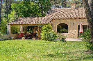house 8 Rooms for sale on AIX EN PROVENCE (13100)