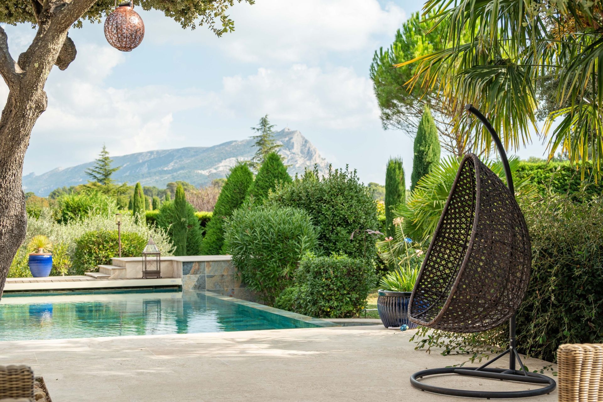 house 7 Rooms for sale on ST MARC JAUMEGARDE (13100)