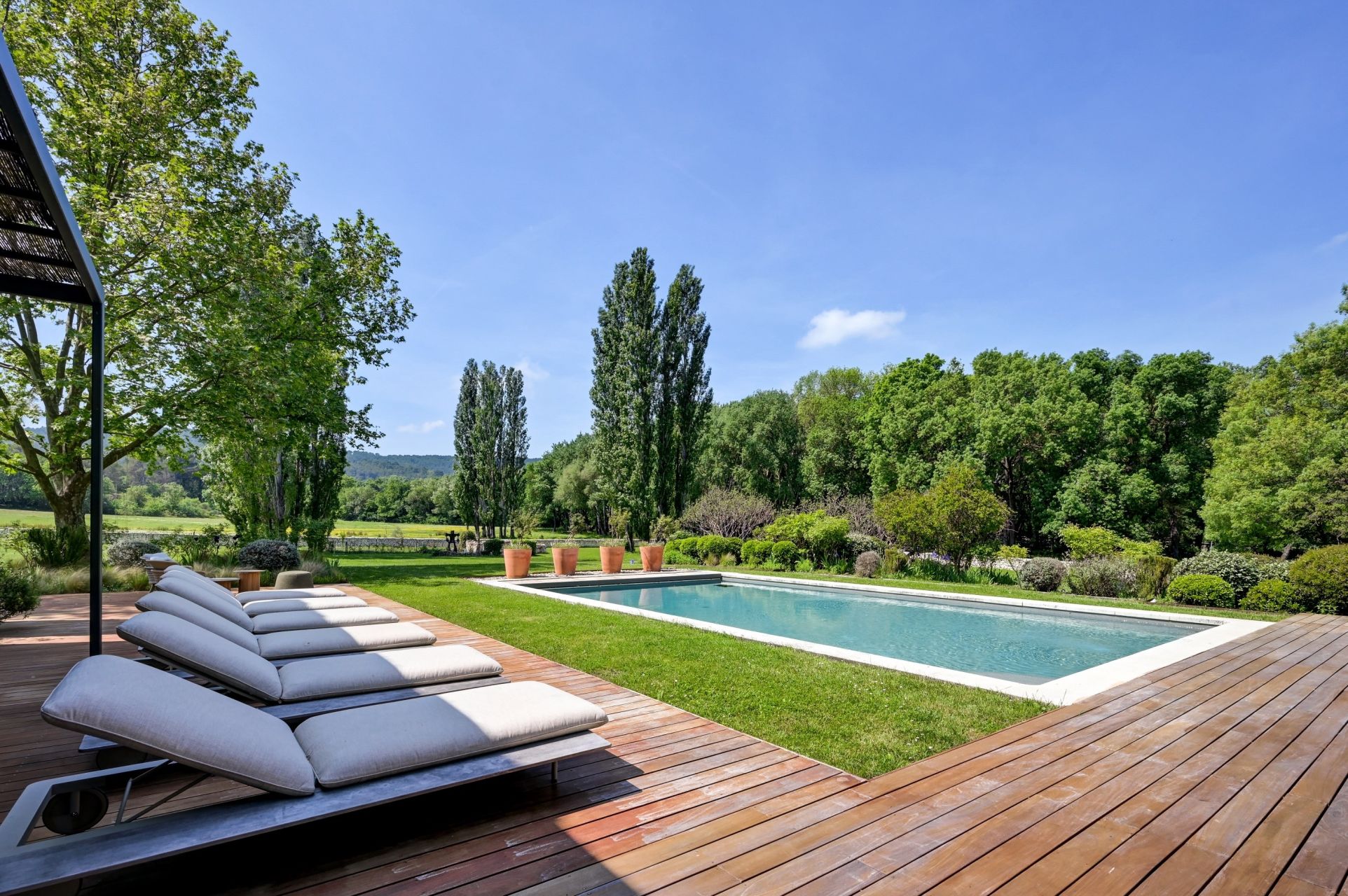 house 15 Rooms for sale on MEYRARGUES (13650)