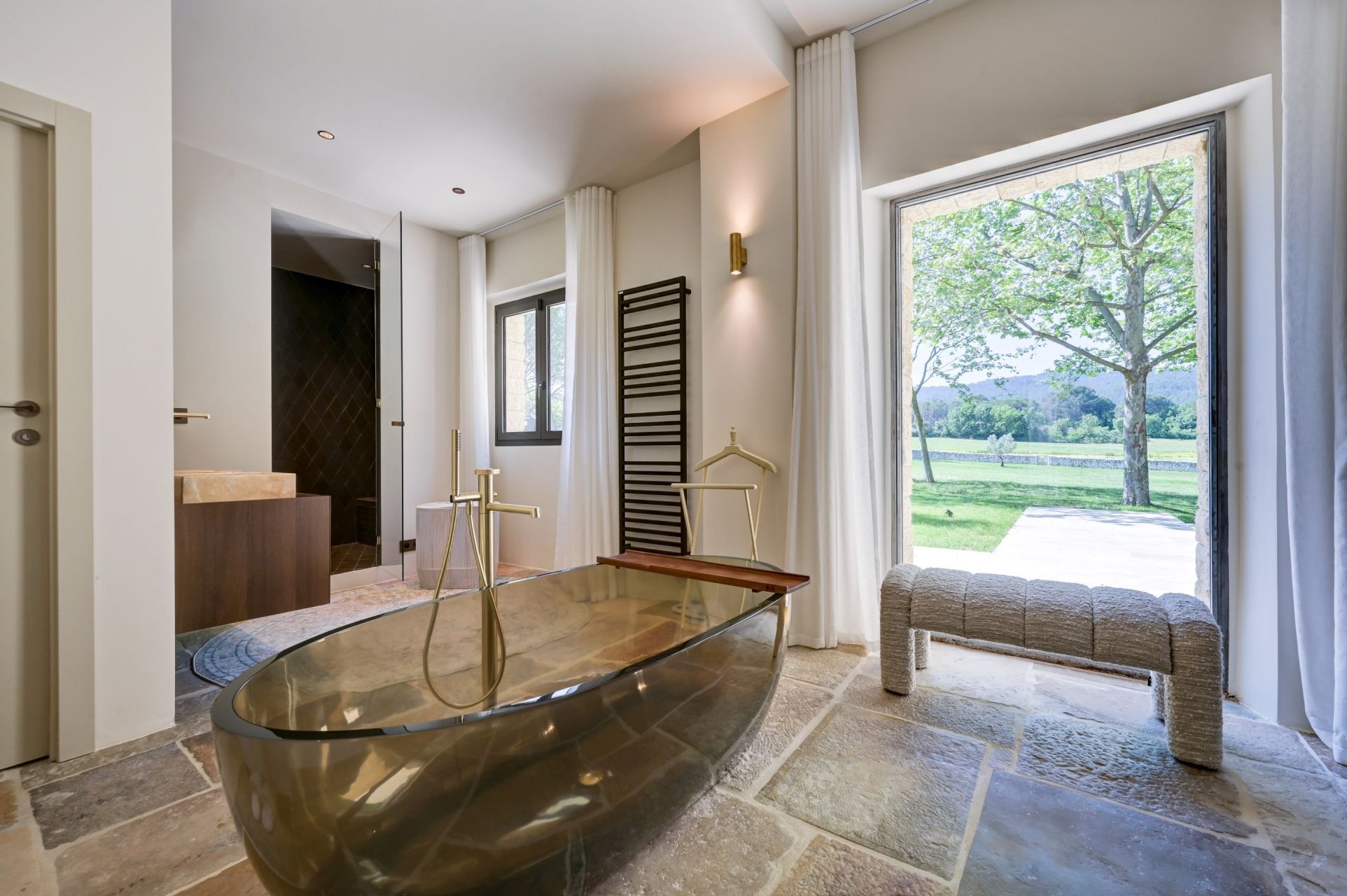 house 15 Rooms for sale on MEYRARGUES (13650)