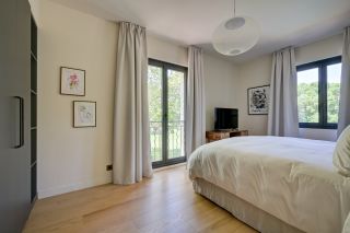 house 15 Rooms for sale on MEYRARGUES (13650)