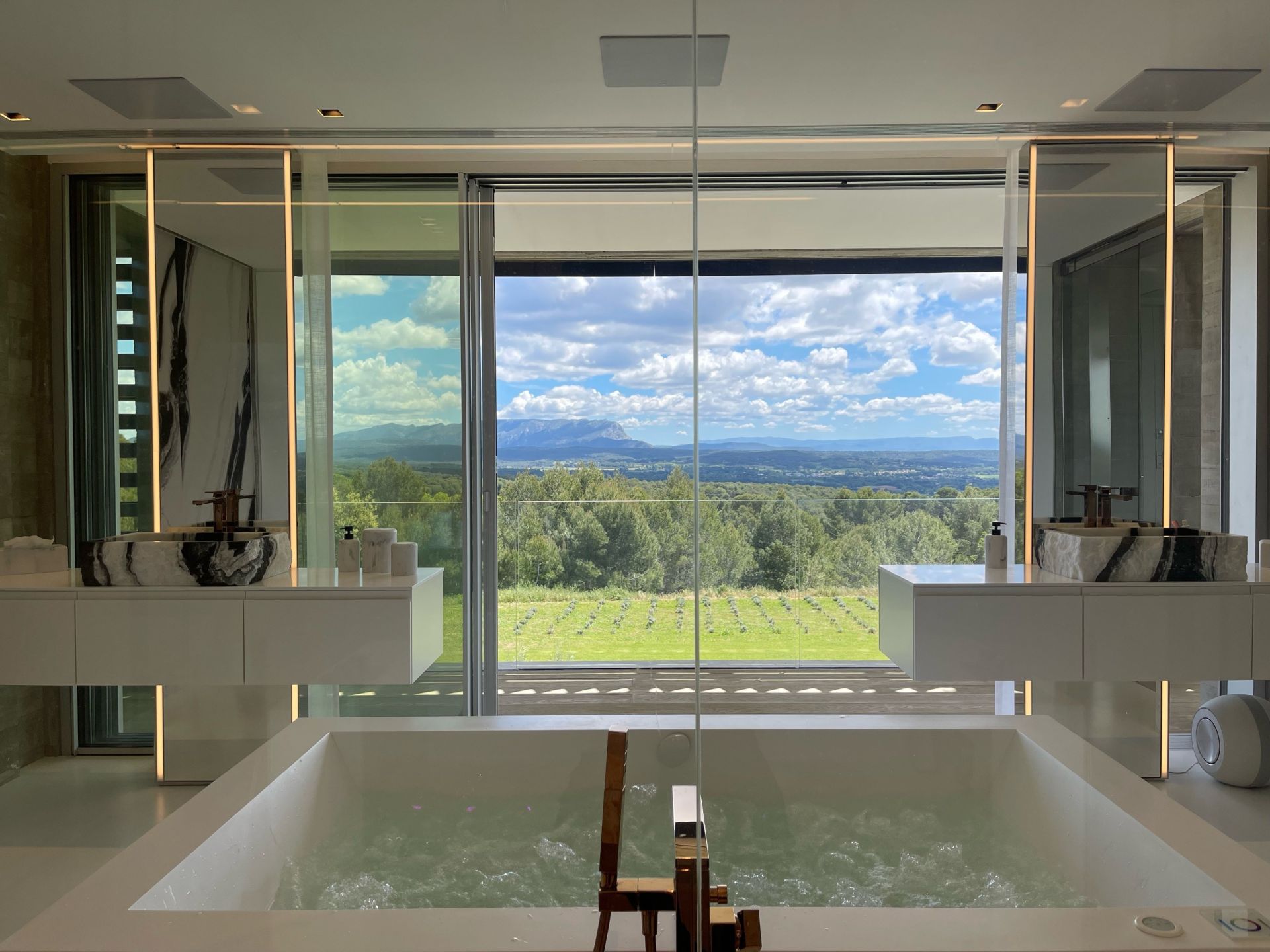 villa 12 Pièces en location saisonnière sur AIX EN PROVENCE (13540)